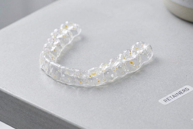 Yellow and white spots on retainers